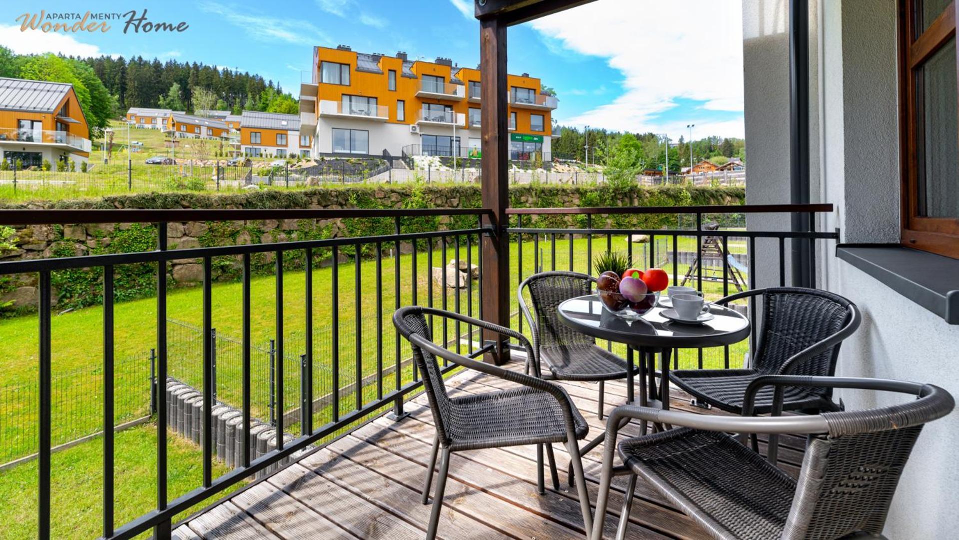Wonder - Karpacz: Slope-side On Sudeten Trail Apartment